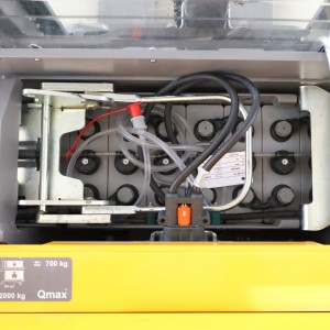 Jungheinrich ERC-214-Z Transpaleta electrica cu catarg 1.40T 4.69M 2020  H175007