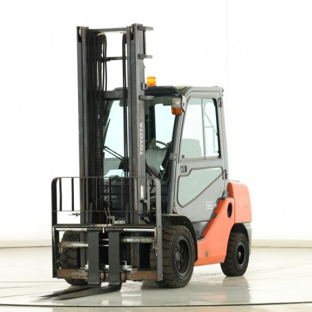 Toyota 52-8-FDJF-35 Дизелов мотокар 3.00T 4.00M 2011  R176342