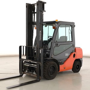 Toyota 52-8-FDJF-35 Дизелов мотокар 3.00T 4.00M 2011  R176342