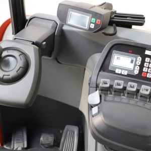 Rre140h TOYOTA Reach Truck 1.40T 4.90M 2017  OH87