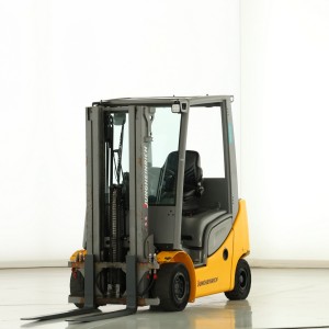 Jungheinrich DFG-320-S Дизелов мотокар 2.00T 4.40M 2020  X176473