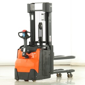 Toyota SWE-145-L Transpaleta electrica cu catarg 1.45T 2.80M 2019  V176196