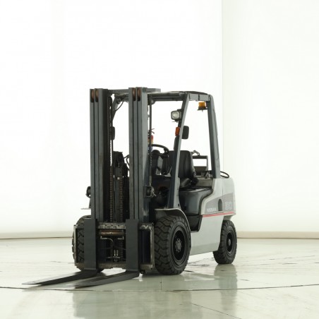 Nissan UG-1-F-2-A-30-WU Мотокар за LPG 3.00T 4.30M 2011  B168801