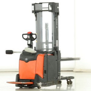 Bt SPE-140-L Transpaleta electrica cu catarg 1.40T 4.50M 2016  K173735