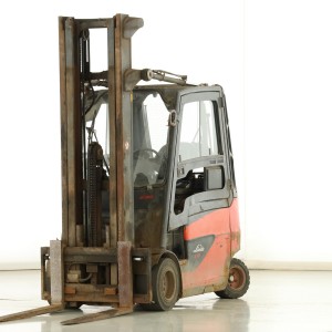 Linde E-30-HL-01-600 Stivuitor electric 3.00T 6.43M 2014  K175260