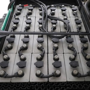 Mitsubishi FB-20-CN Electric forklift 2.00T 7.00M 2005  B171651