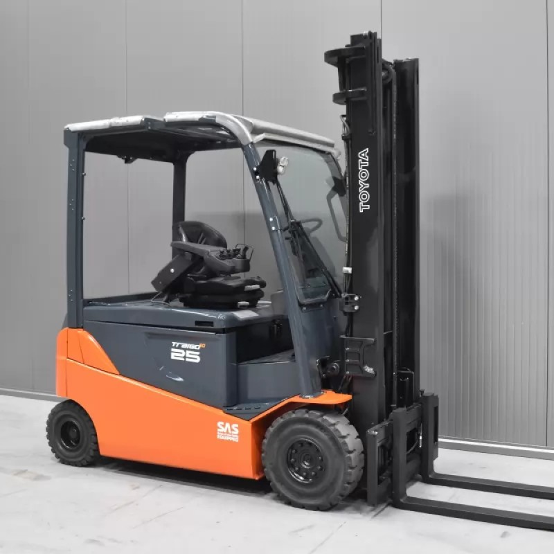 Toyota 8FBMT25 Electric forklift 2.50T 3.70M 2015  T46394