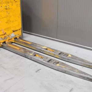 Jungheinrich ESE 430 Electric pallet truck 3.00T 0.20M 2020  T57694