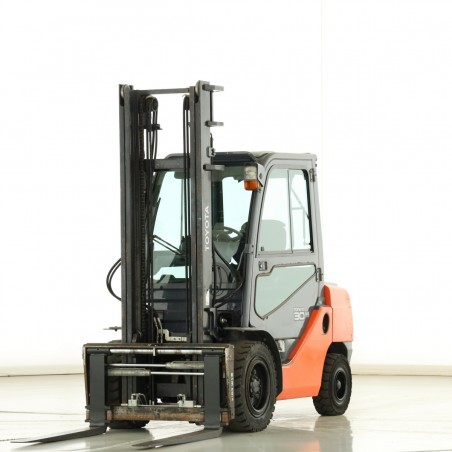 Toyota 52-8-FDF-30 Stivuitor diesel 3.00T 4.00M 2011  Q176341