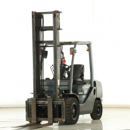 Toyota 72-8-FD-30 Stivuitor diesel 3.00T 4.00M 2008  V175946