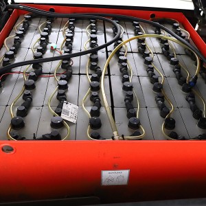 Linde E-40-HL-01-600 Stivuitor electric 4.00T 4.40M 2018  W171722