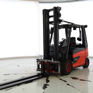 Linde E-40-HL-01-600 Stivuitor electric 4.00T 4.40M 2018  W171722