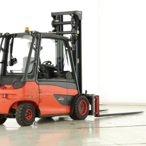 Linde E-40-HL-01-600 Stivuitor electric 4.00T 4.40M 2017  P171690