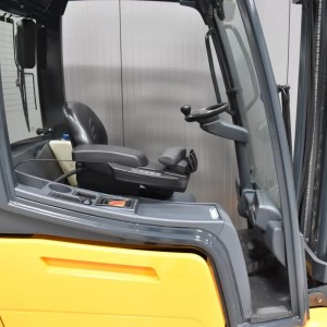Jungheinrich EFG 320 Electric forklift 2.00T 4.50M 2014  L49436