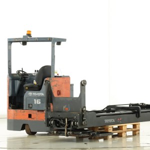Toyota 6-FBRE-16 Reach Truck 1.60T 7.50M 2002  D171953