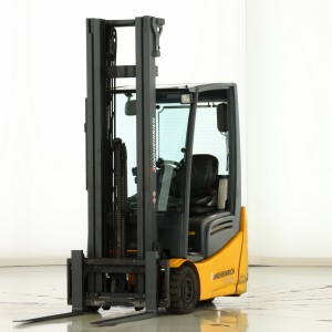 Jungheinrich EFG-215 Stivuitor electric 1.50T 6.00M 2015  F172255