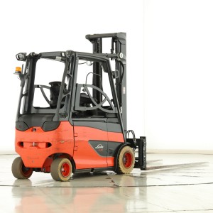 Linde E-30-HL-01-600 Stivuitor electric 3.00T 4.19M 2021  U172195