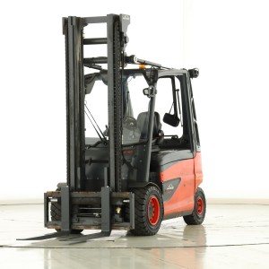 Linde E-40-HL-01-600 Stivuitor electric 4.00T 4.40M 2018  T171719