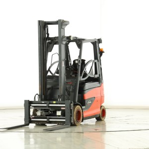 Linde E-30-HL-01-600 Stivuitor electric 3.00T 4.19M 2021  T172194