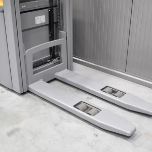 Jungheinrich EJC 216 Electric pallet truck with mast 1.60T 2.40M 2017  E54129