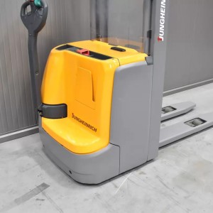 Jungheinrich EJC 216 Electric pallet truck with mast 1.60T 2.40M 2017  E54129