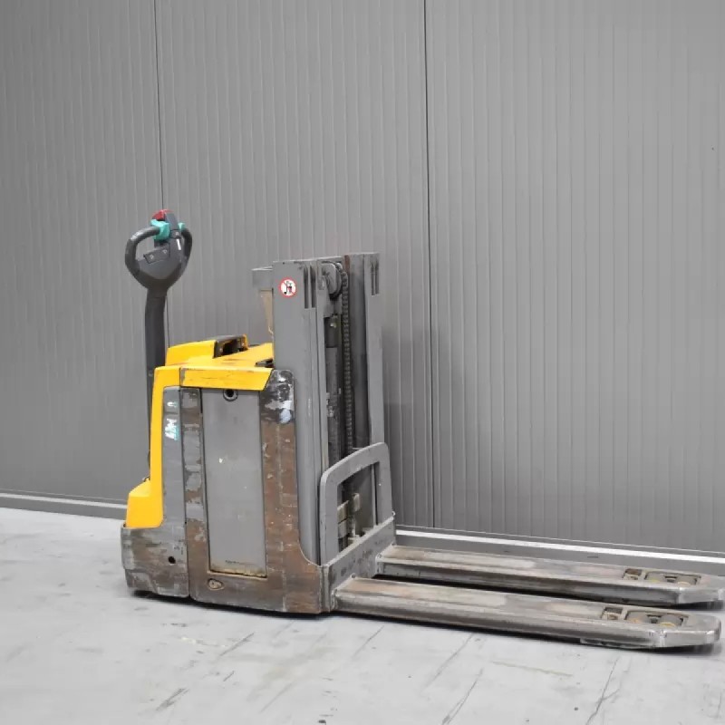 Jungheinrich EJD 220 Transpaleta electrica cu catarg 2.00T 2.05M 2018  X54773