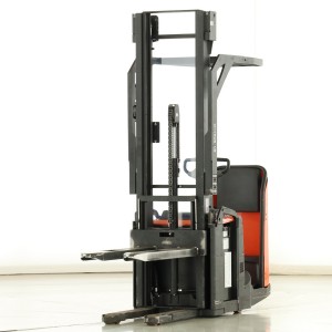 Bt SPE-160 Transpaleta electrica cu catarg 1.60T 4.15M 2019  O176389