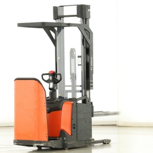 Bt SPE-160 Transpaleta electrica cu catarg 1.60T 4.15M 2019  O176389