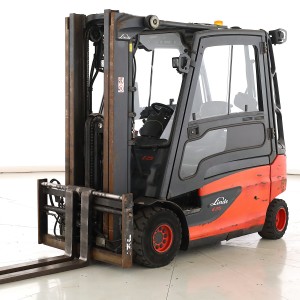 Linde E-25-L-01 Stivuitor electric 2.50T 4.76M 2017  J176559