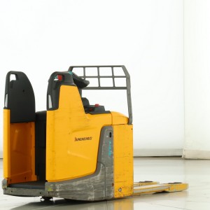 Jungheinrich ERE-225-DRIVE Electric pallet truck 2.50T 2018  Y176649