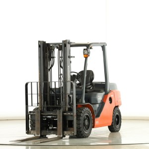 Toyota 40-8-FD-40-N Stivuitor diesel 4.00T 3.30M 2014  T176719