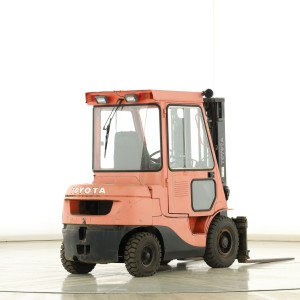 Toyota 62-7-FDF-25 Stivuitor diesel 2.50T 4.70M 2002  K176935