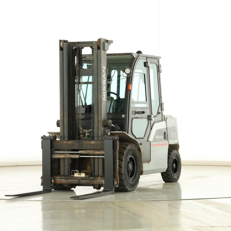 Nissan W-61-F-4-A-50-Y Stivuitor diesel 5.00T 3.70M 2011  L176461