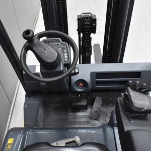 JUNGHEINRICH EFG 425 K Produs 2.50T 4.40M 2011 F56113
