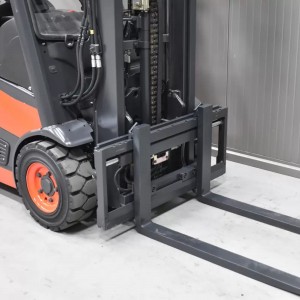 LINDE E 16 C - 02 Produs 1.60T 3.04M 2017 W57300