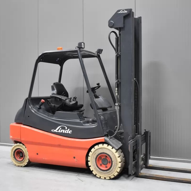 LINDE E 30-02 Produs 3.00T 5.90M 2005 O8646