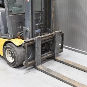 JUNGHEINRICH EFG 320 Produs 1.76T 4.00M 2009 O57552
