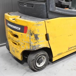 JUNGHEINRICH EFG 320 Produs 1.76T 4.00M 2009 O57552
