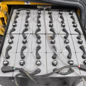 JUNGHEINRICH EFG 320 Produs 1.76T 4.00M 2009 O57552