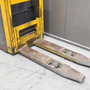 JUNGHEINRICH EJC 12 Produs 1.20T 3.60M 2002 L57549