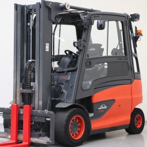 LINDE E50HL-01/600 Stivuitor electric 5.00T 4.37M 2020 TNU45