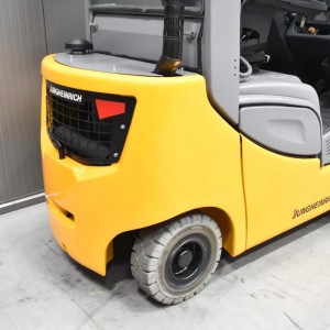 JUNGHEINRICH DFG 320 S Diesel forklift 2.00T 5.50M 2017 R57477