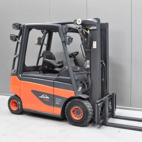 LINDE E 25 - 01 Electric forklift 2.50T 4.46M 2015 Z57251