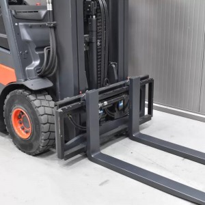 LINDE E 25 - 01 Electric forklift 2.50T 4.46M 2015 Z57251