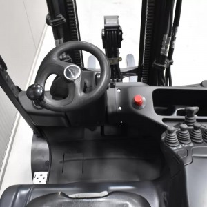 LINDE E 25 - 01 Electric forklift 2.50T 4.46M 2015 Z57251