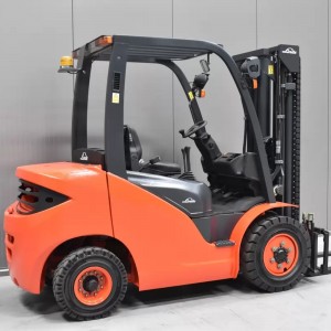 LINDE HT 25 D Diesel forklift 2.50T 4.32M 2015 T55347
