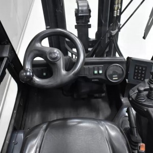LINDE E 25 - 02 Electric forklift 2.50T 4.65M 2005 Y52960