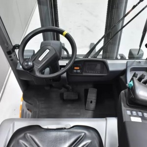 JUNGHEINRICH EFG 425 Electric forklift 2.50T 4.00M 2019 C57462