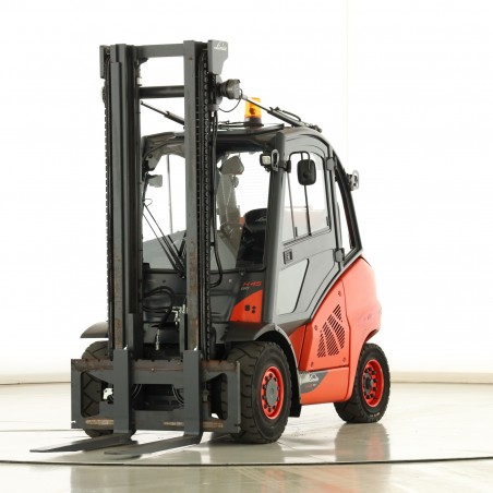LINDE H-45-T-02 (394) Stivuitor GPL 4.50T 4.10M 2021 Y176902