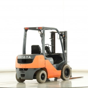 Toyota 02-8-FD-25 Diesel forklift 2.50T 3.00M 2012 Y173132